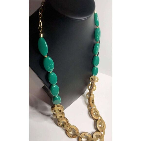 2079 CHICO'S Bold chunky Link beaded  statement necklace 36" Tan / Green - Picture 1 of 3